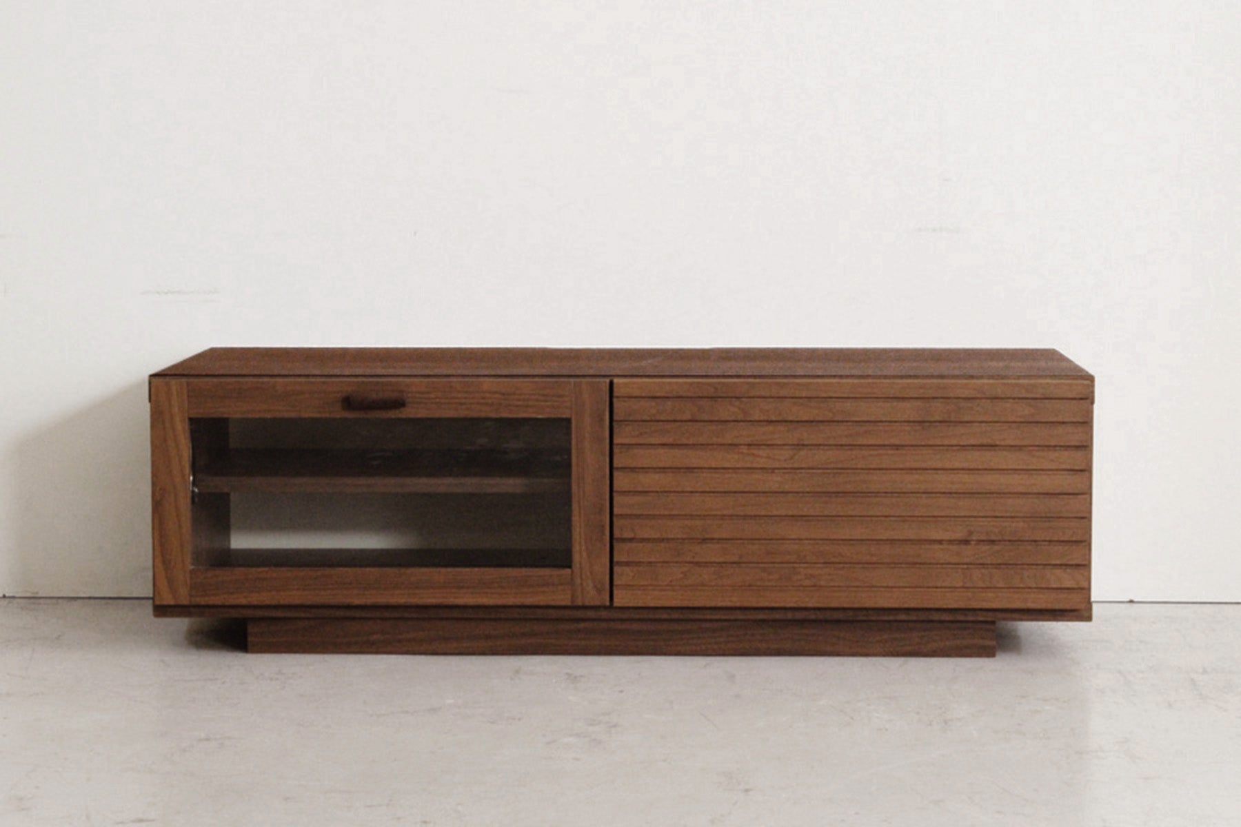 TV Board EFINO 100