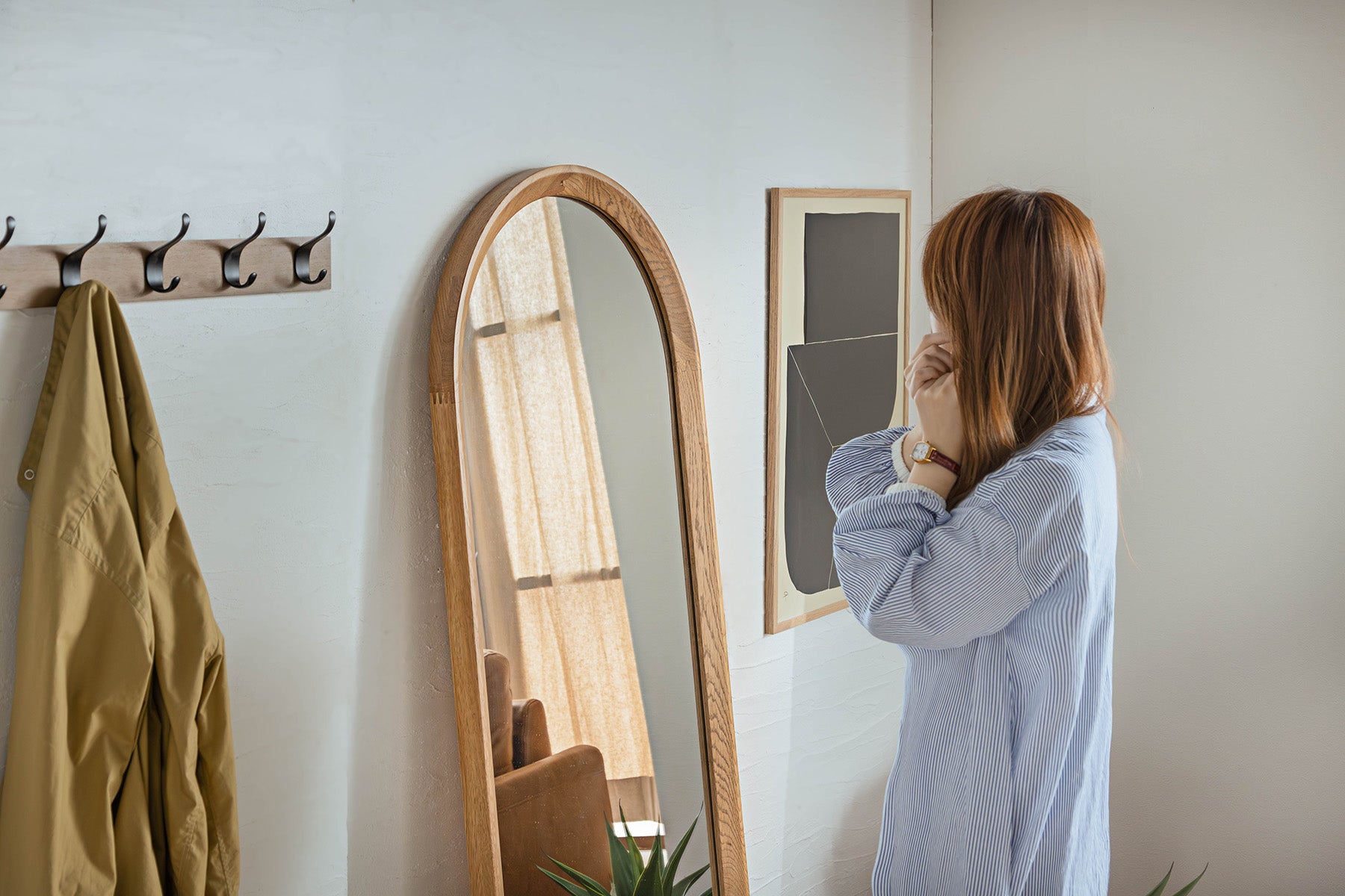Mirror SEENA NA