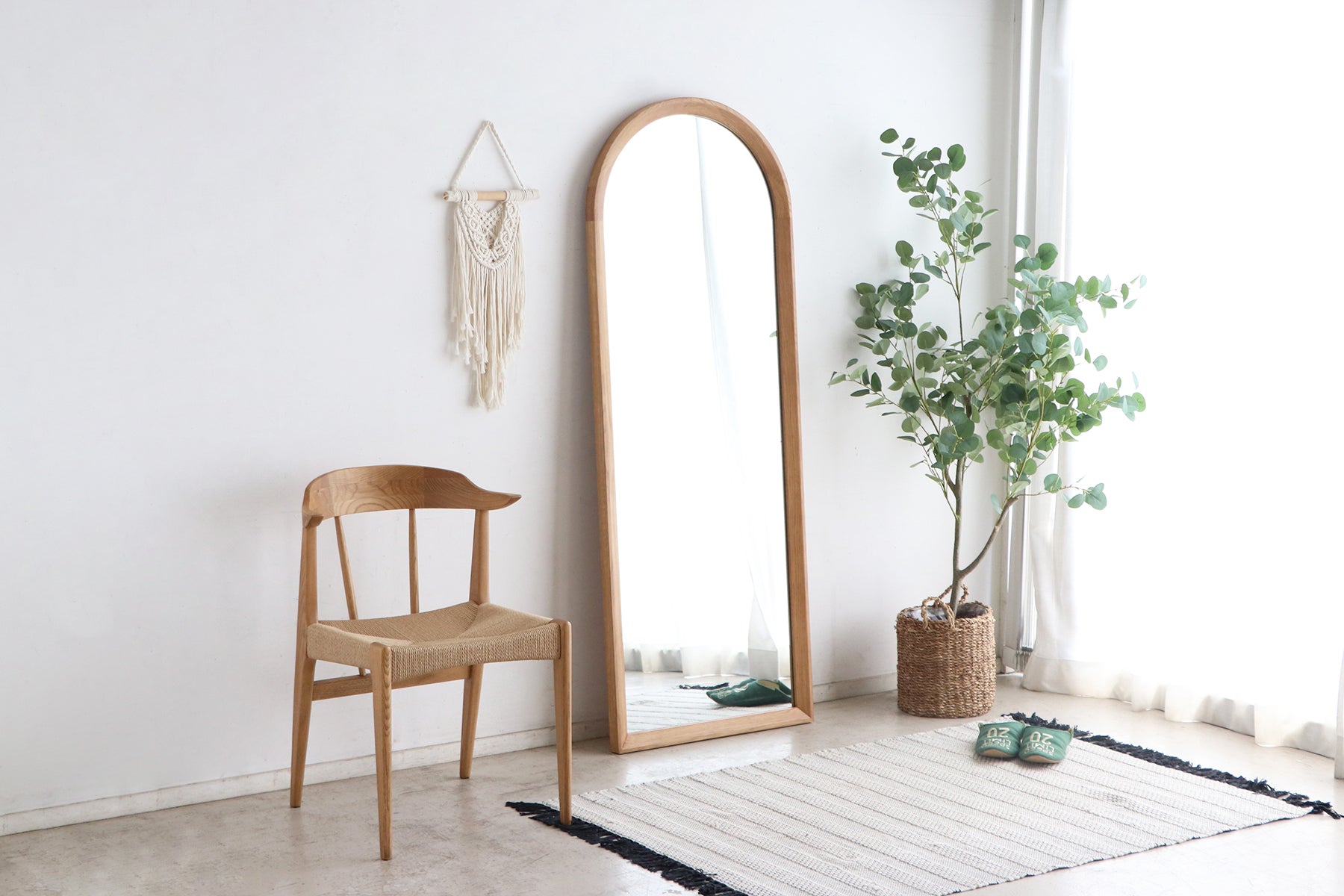 Mirror SEENA NA