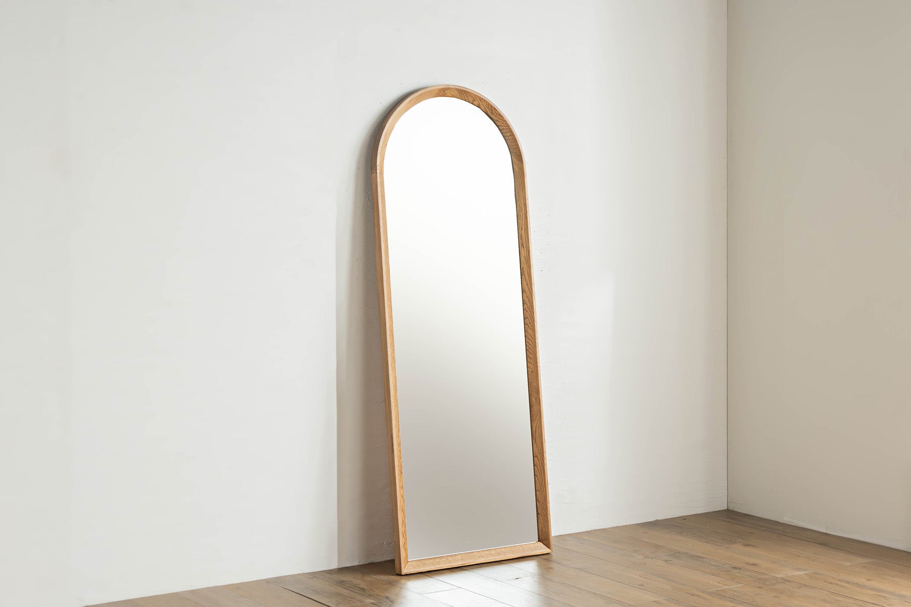 Mirror SEENA NA