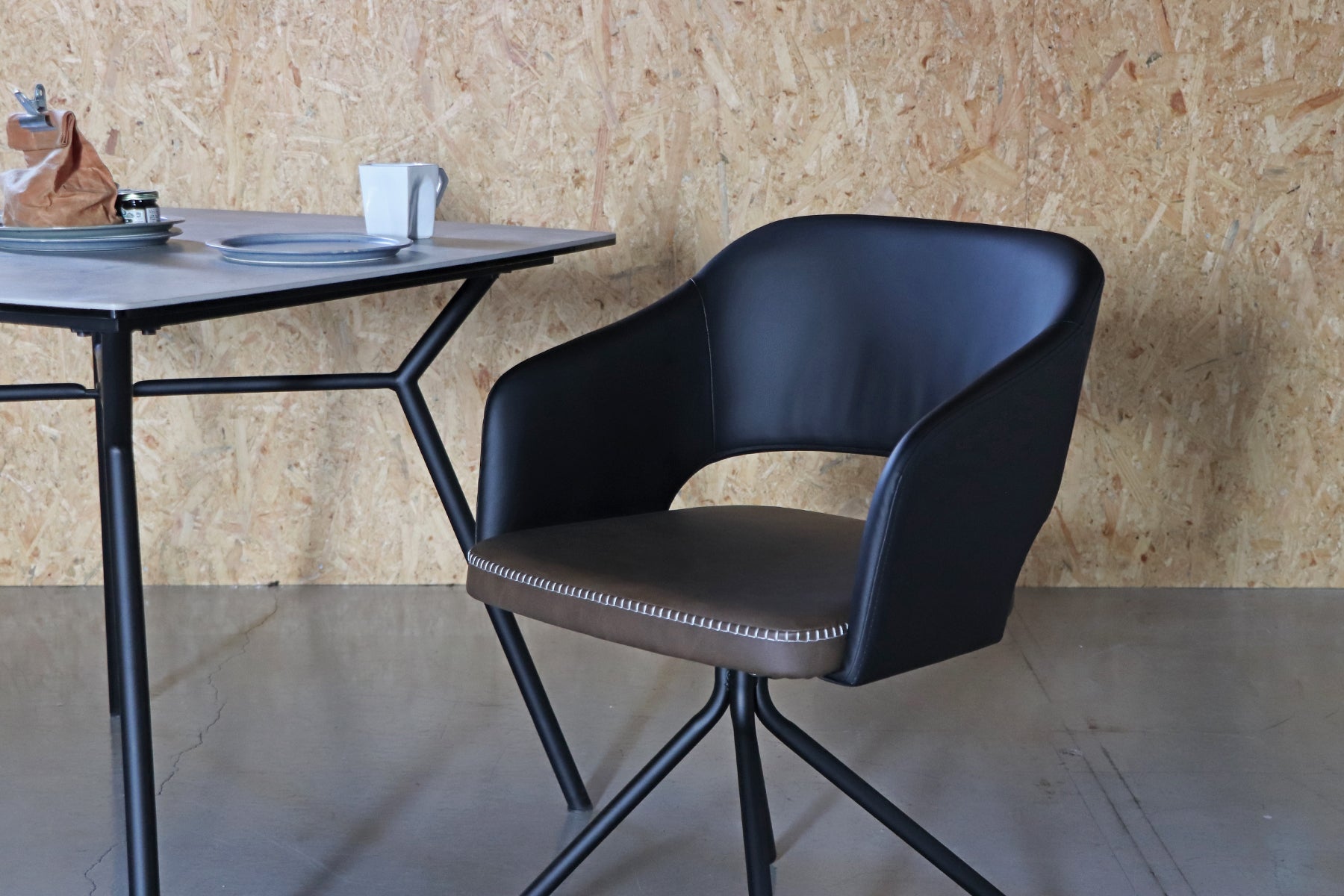 Dining Chair MOND 回転式 BR